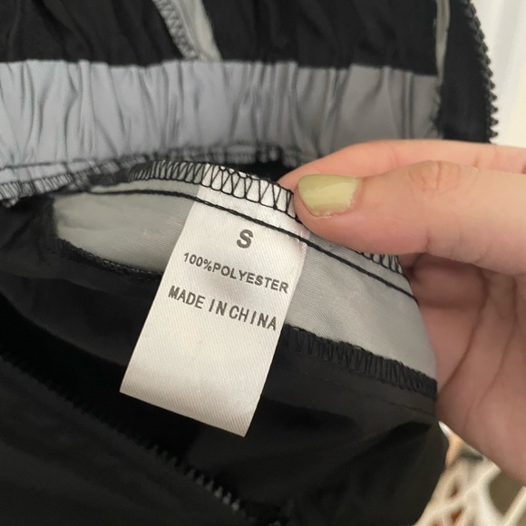 SOLD | Windbreaker Romper w/pockets and drawstring waistband - Picture 6 of 6